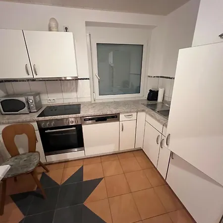 Moeblierte Fuer Einzelpersonen Oder Paare Apartment *
